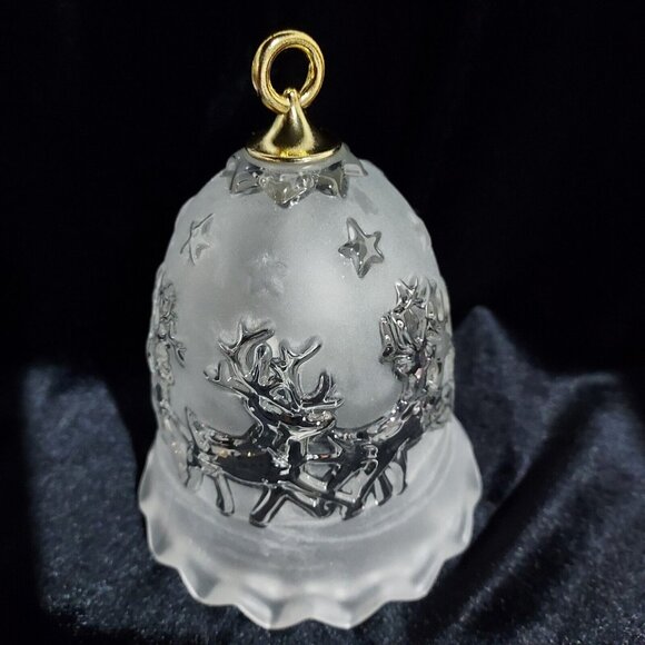Mikasa Frosted Crystal Christmas Bell Silent Night Scene 5 1/4" Tall Germany - Picture 3 of 9